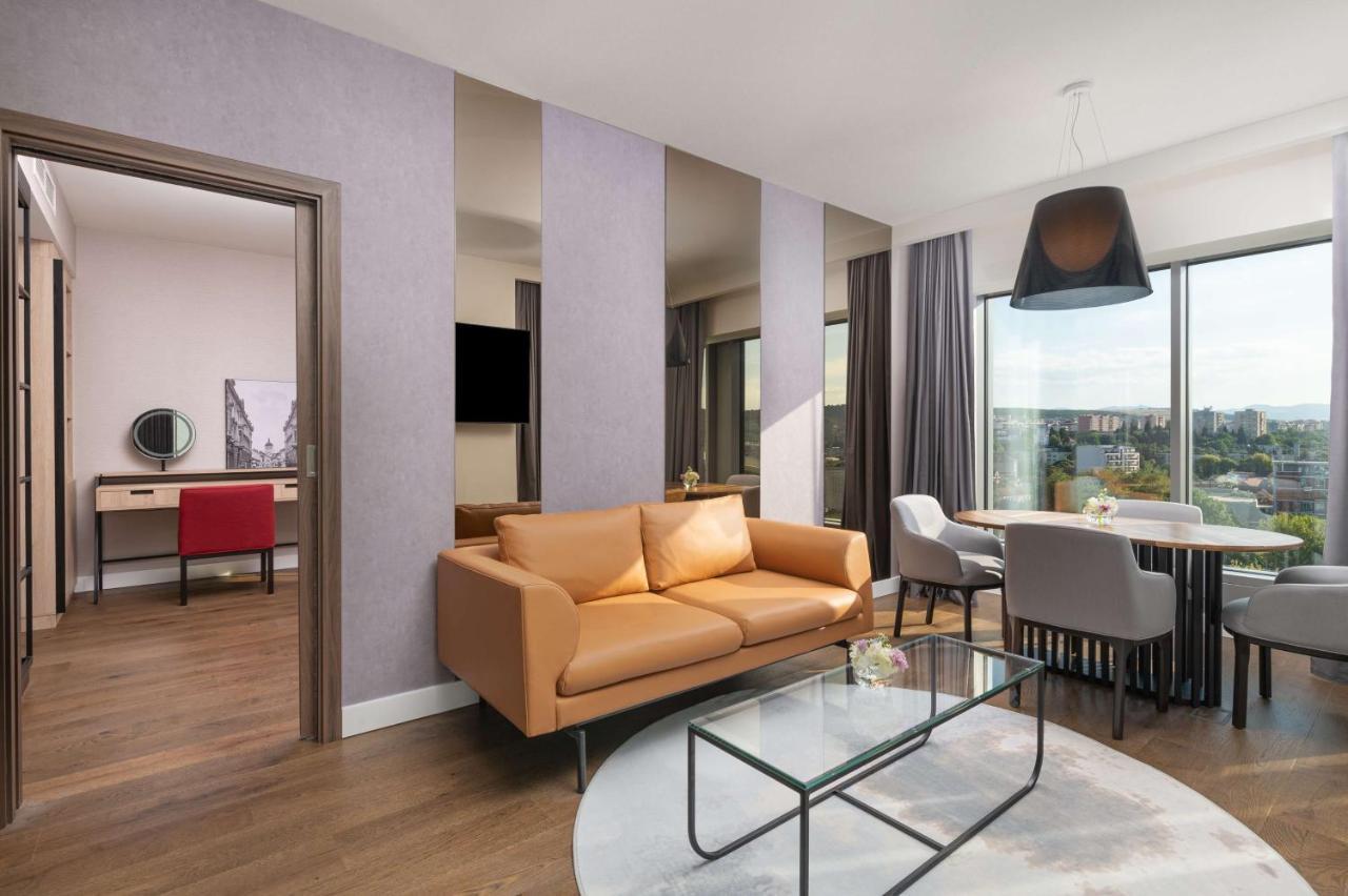 Radisson Blu Hotel, Cluj Luaran gambar A suite at the hotel