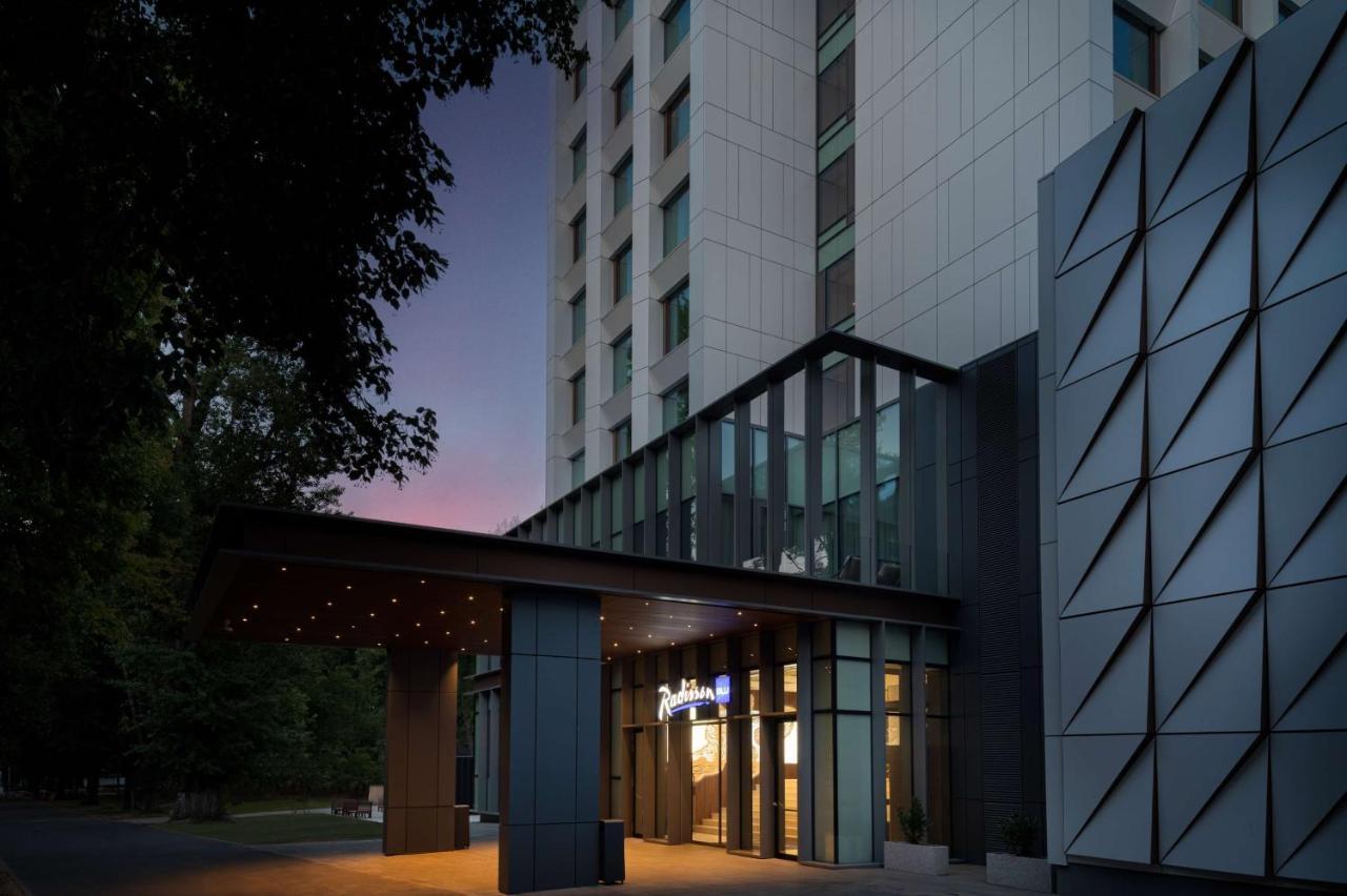 Radisson Blu Hotel, Cluj Luaran gambar Entrance to the hotel