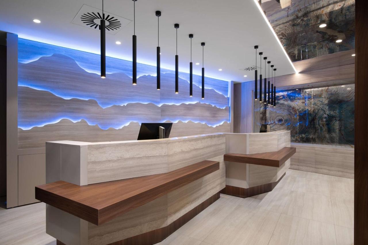 Radisson Blu Hotel, Cluj Luaran gambar 3D rendering of a hotel lobby