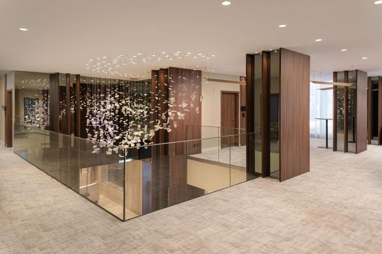 Radisson Blu Hotel, Cluj Luaran gambar The interior of the hotel