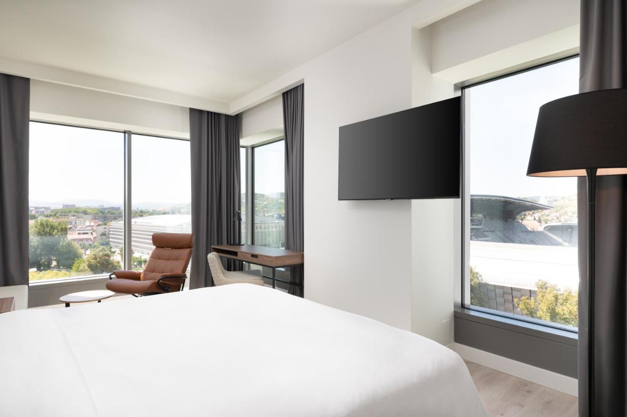 Radisson Blu Hotel, Cluj Luaran gambar A bedroom at the hotel
