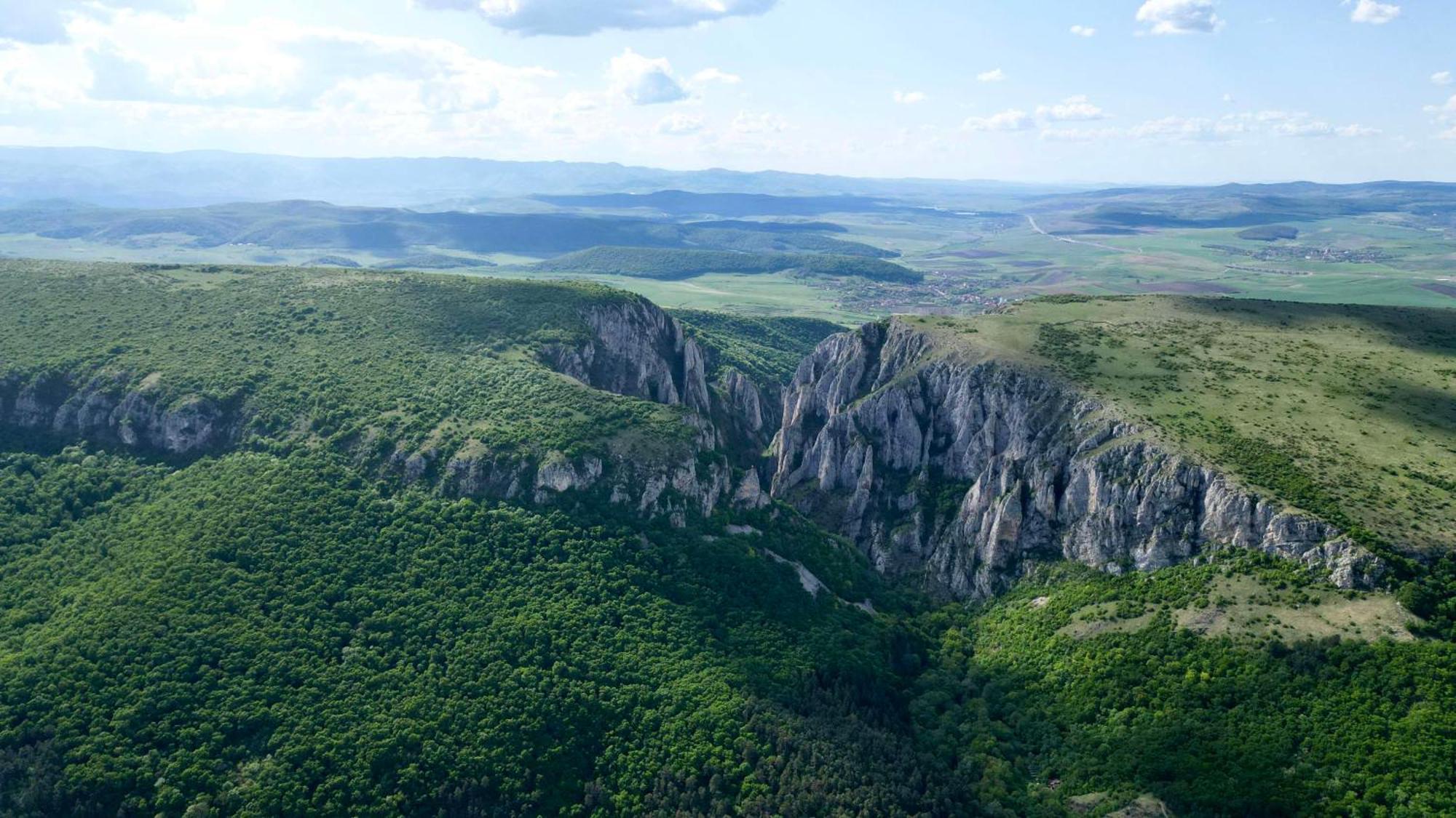 Radisson Blu Hotel, Cluj Luaran gambar The Mehedinți Mountains