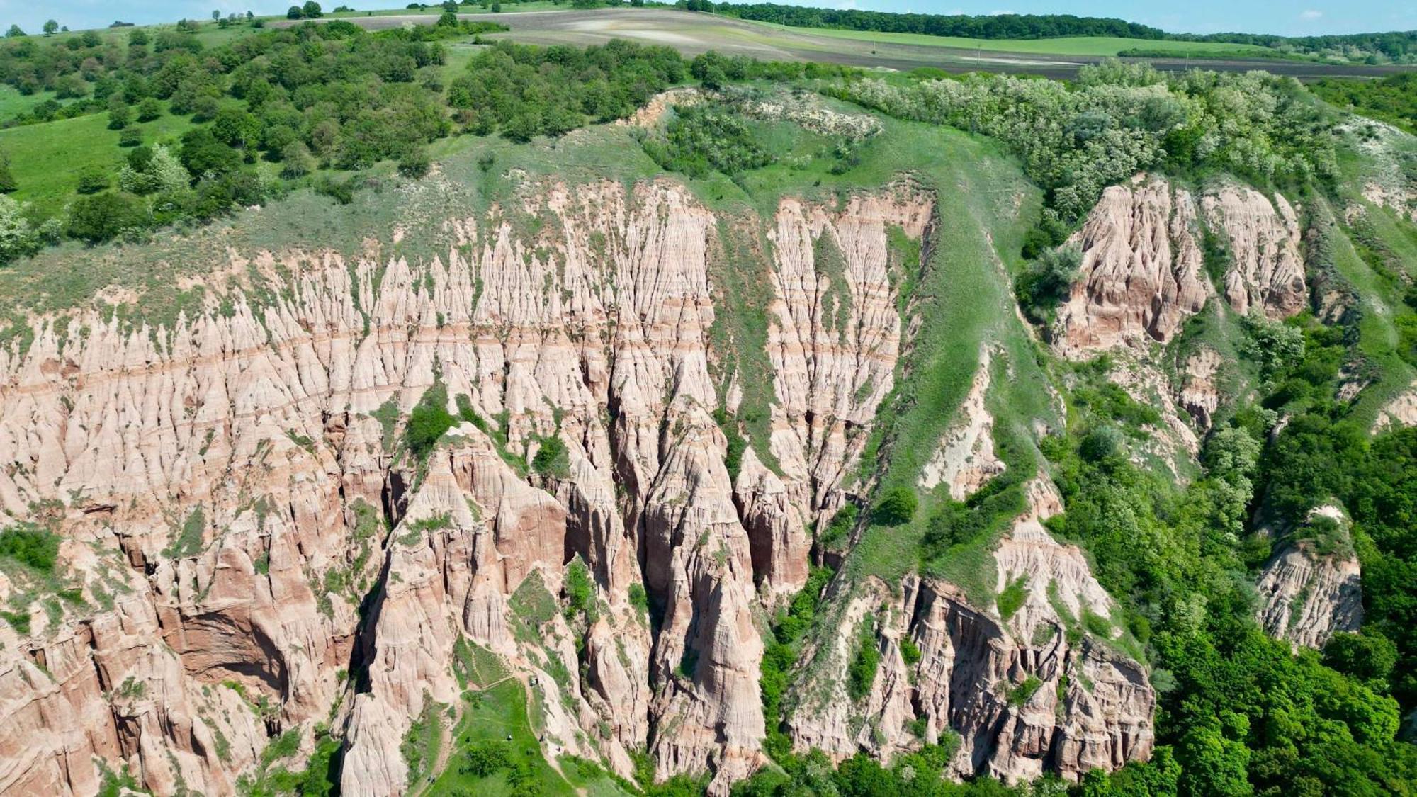 Radisson Blu Hotel, Cluj Luaran gambar The rock formations of the Mehadia Stone Forest
