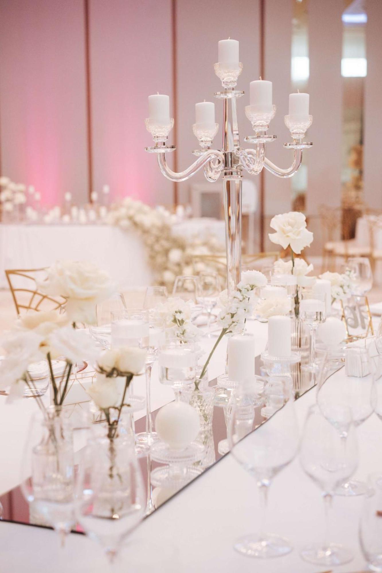 Radisson Blu Hotel, Cluj Luaran gambar A table set for a wedding reception