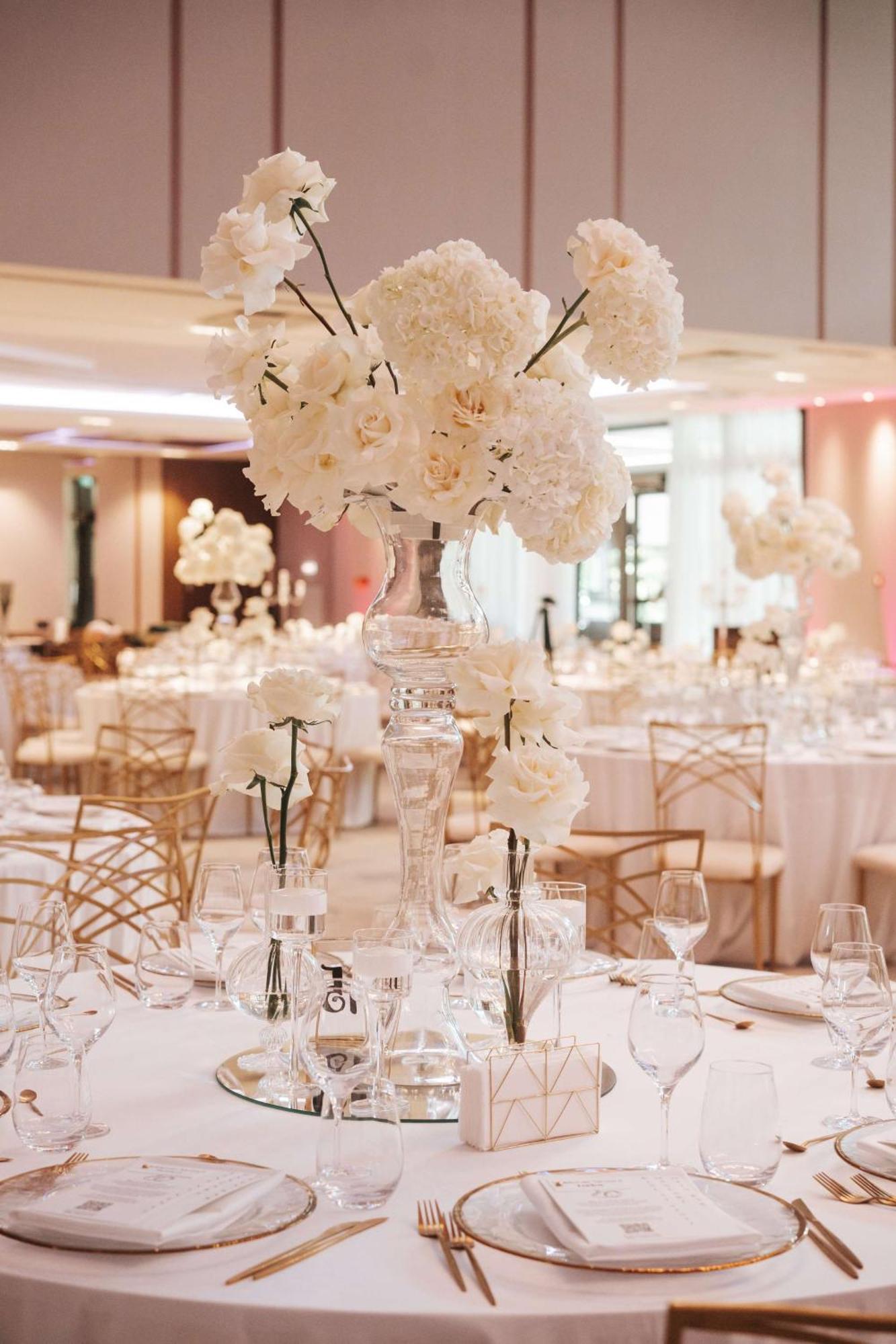 Radisson Blu Hotel, Cluj Luaran gambar The ballroom at The London West Hollywood