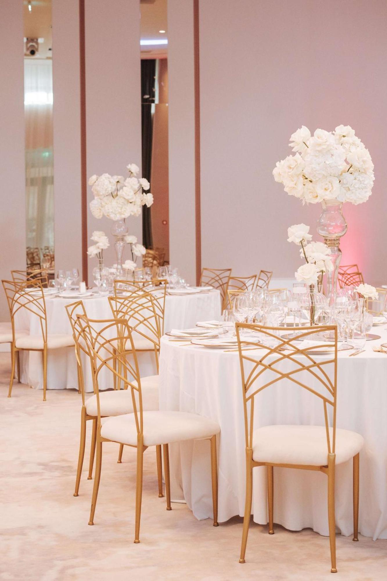 Radisson Blu Hotel, Cluj Luaran gambar The ballroom at the Four Seasons Hotel